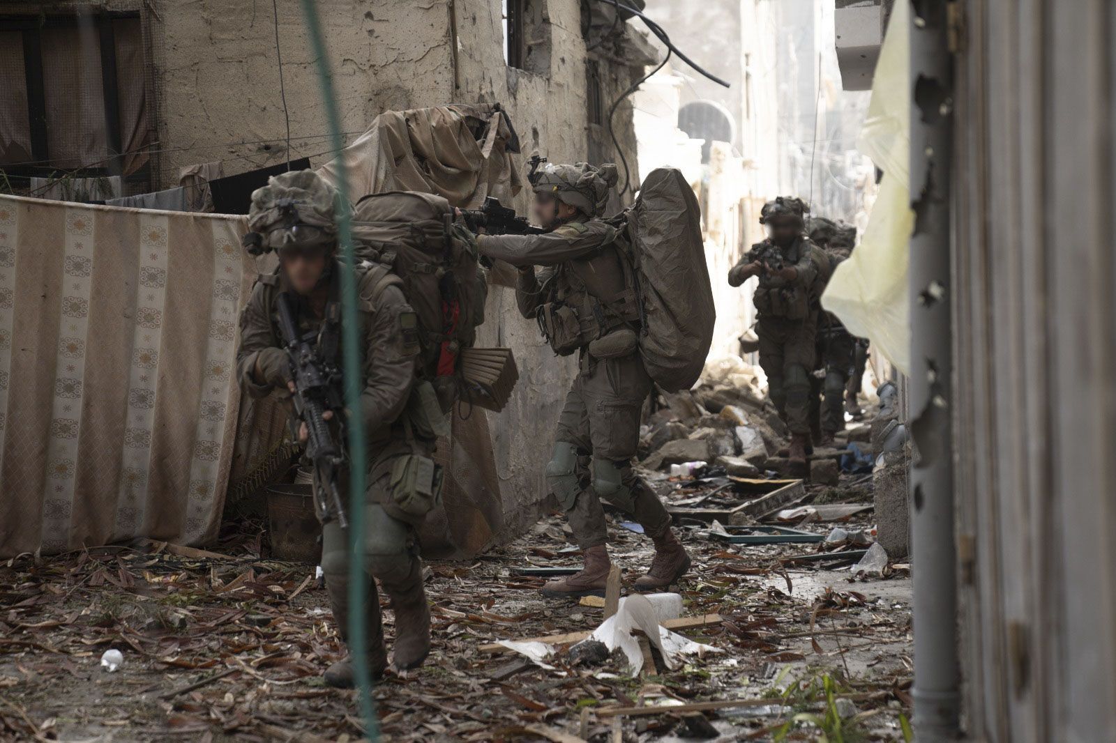 Imágenes de una cámara corporal de la Unidad de Fuerzas Especiales Egoz, que opera en Gaza.