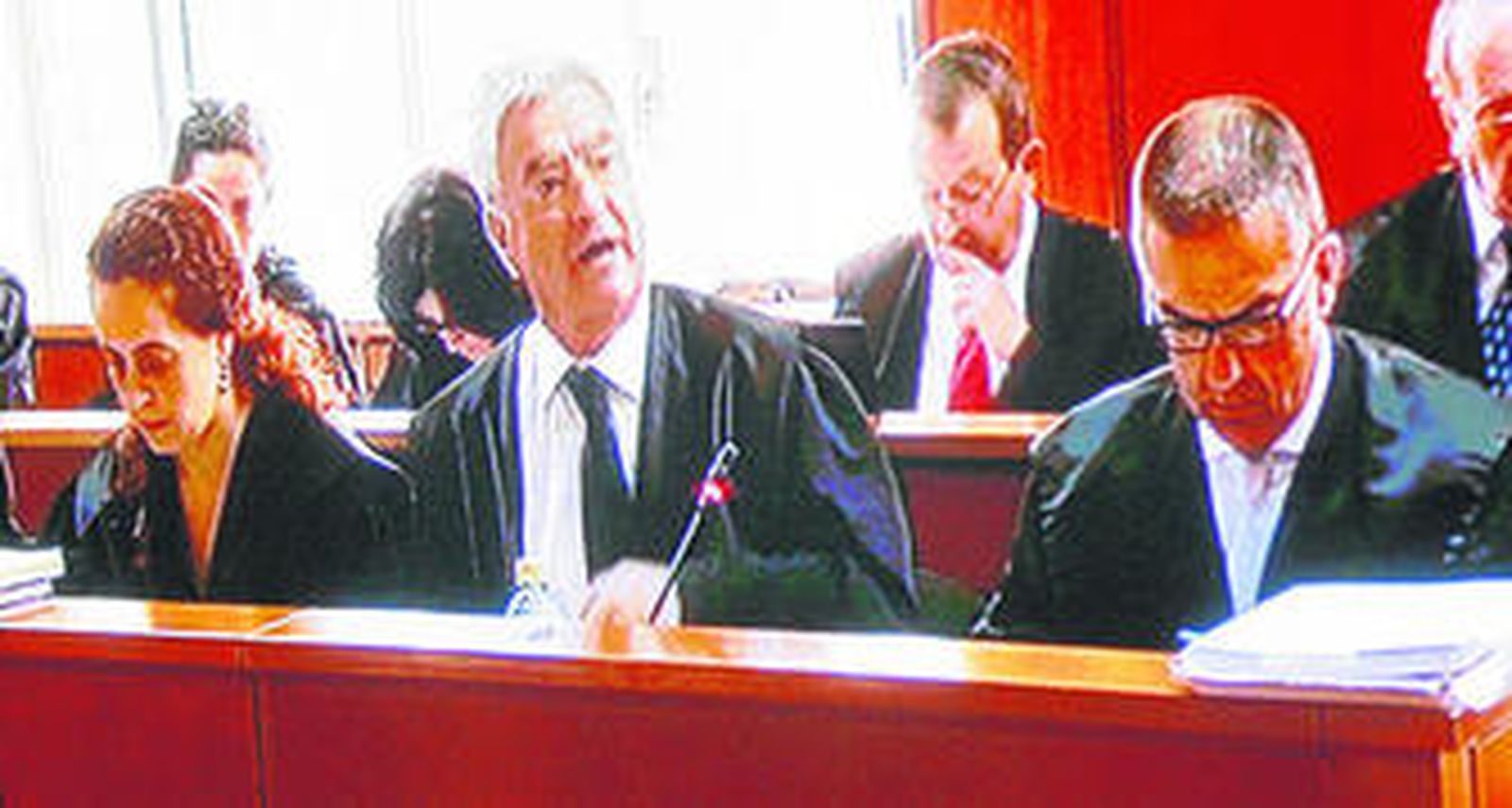 Francisco Baena Bocanegra (c), durante una intervención en el juicio de la Operación Karlos.