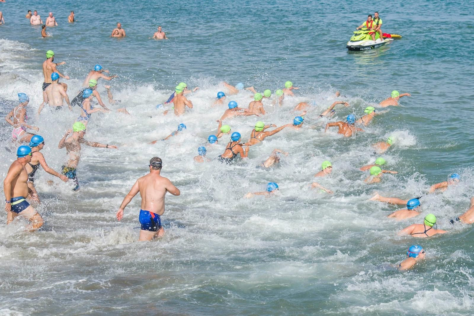 Una travesía a nado en una imagen de archivo.