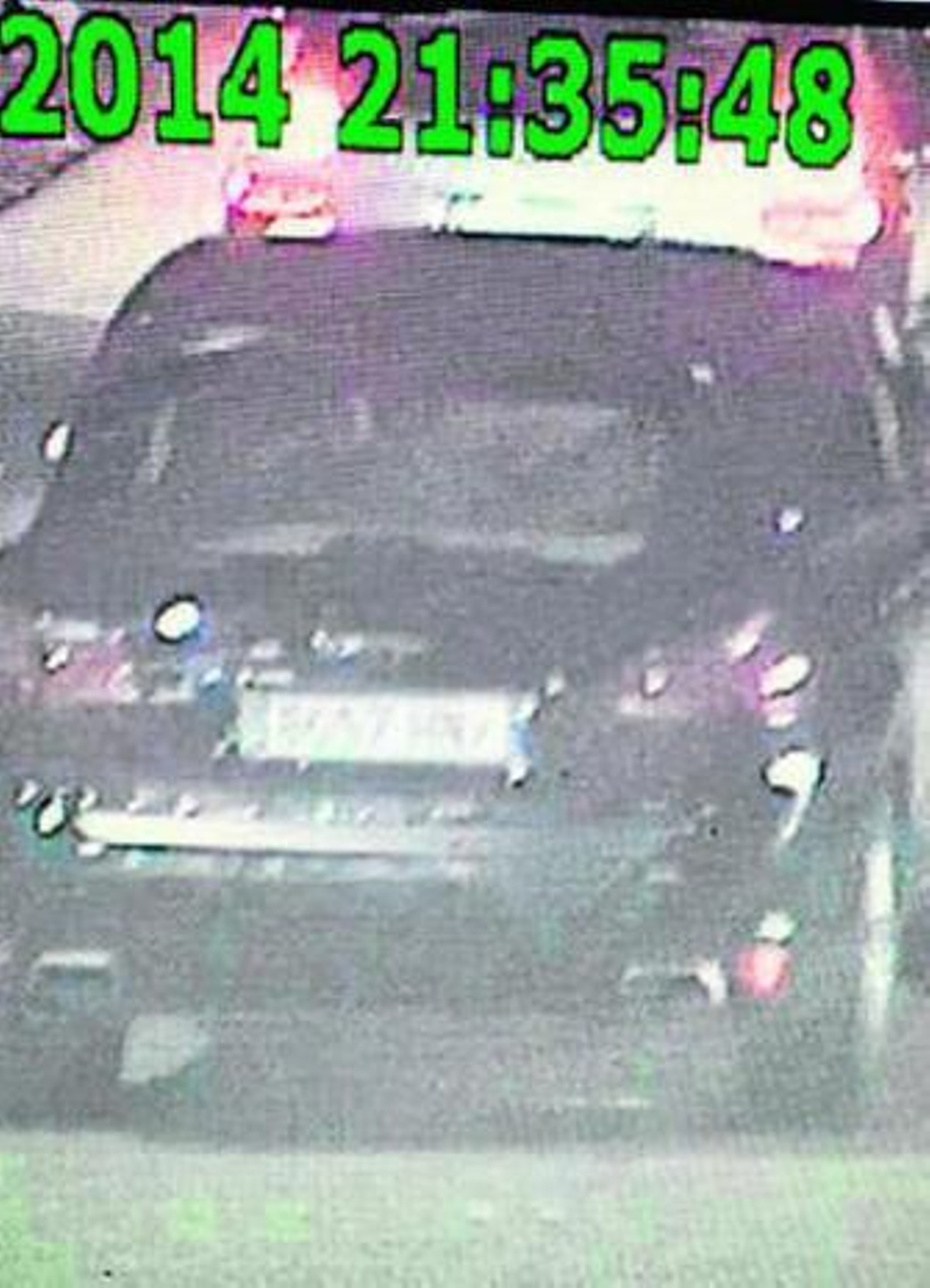 El coche, grabado en una gasolinera.