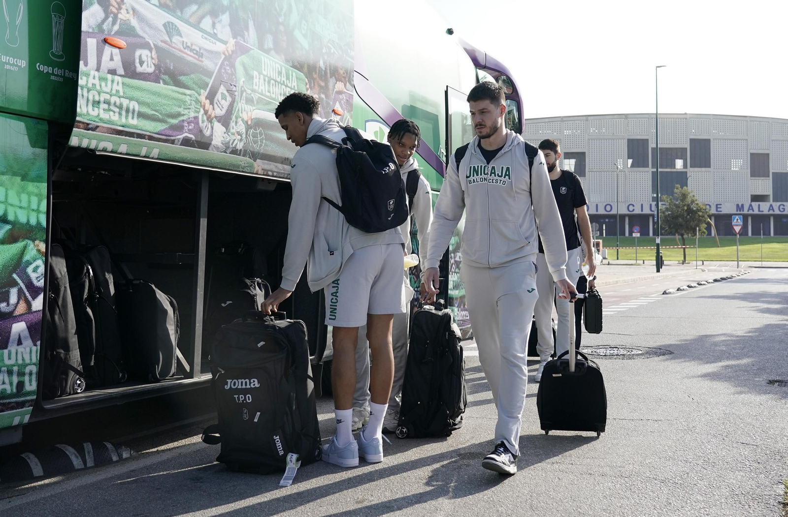 El Unicaja sale a Turquía en un largo viaje El Unicaja sale a Turquía en un largo viaje