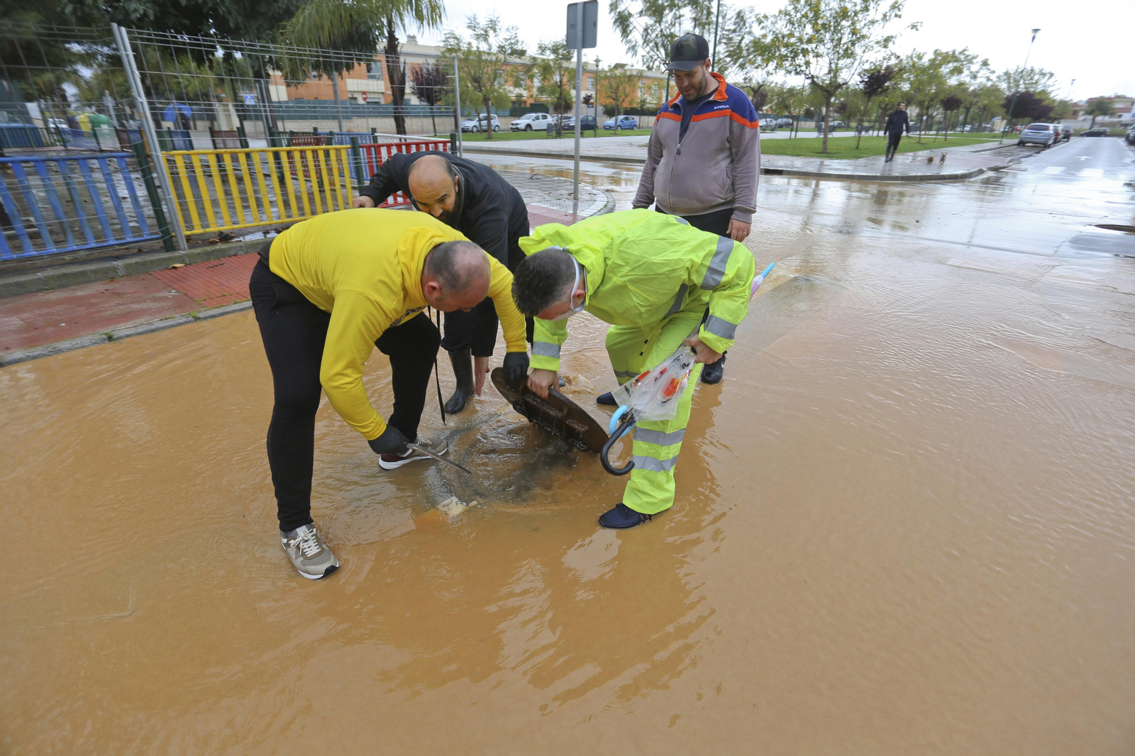 Campanillas anegada tras las lluvias, en fotos