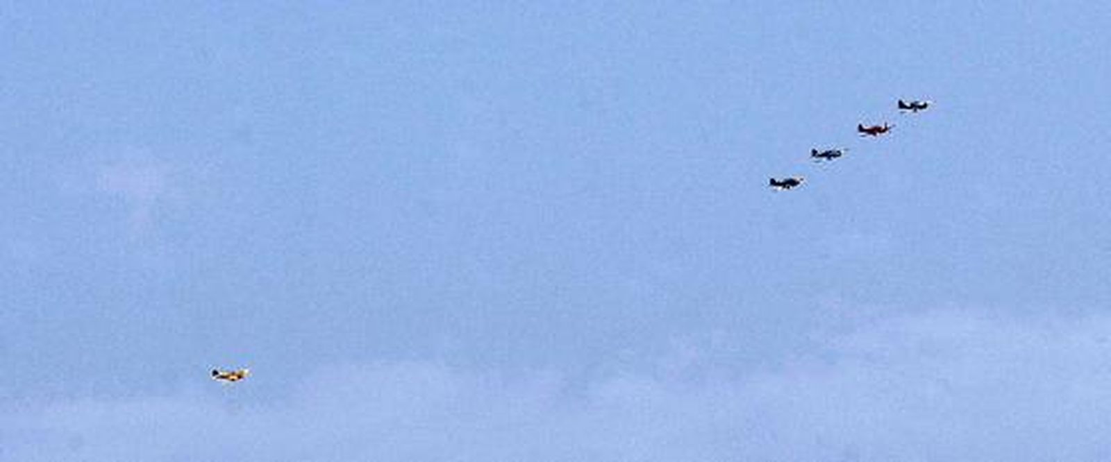 190.000 personas disfrutan del III Festival Aéreo en la playa de la Victoria. /Foto: Julio González