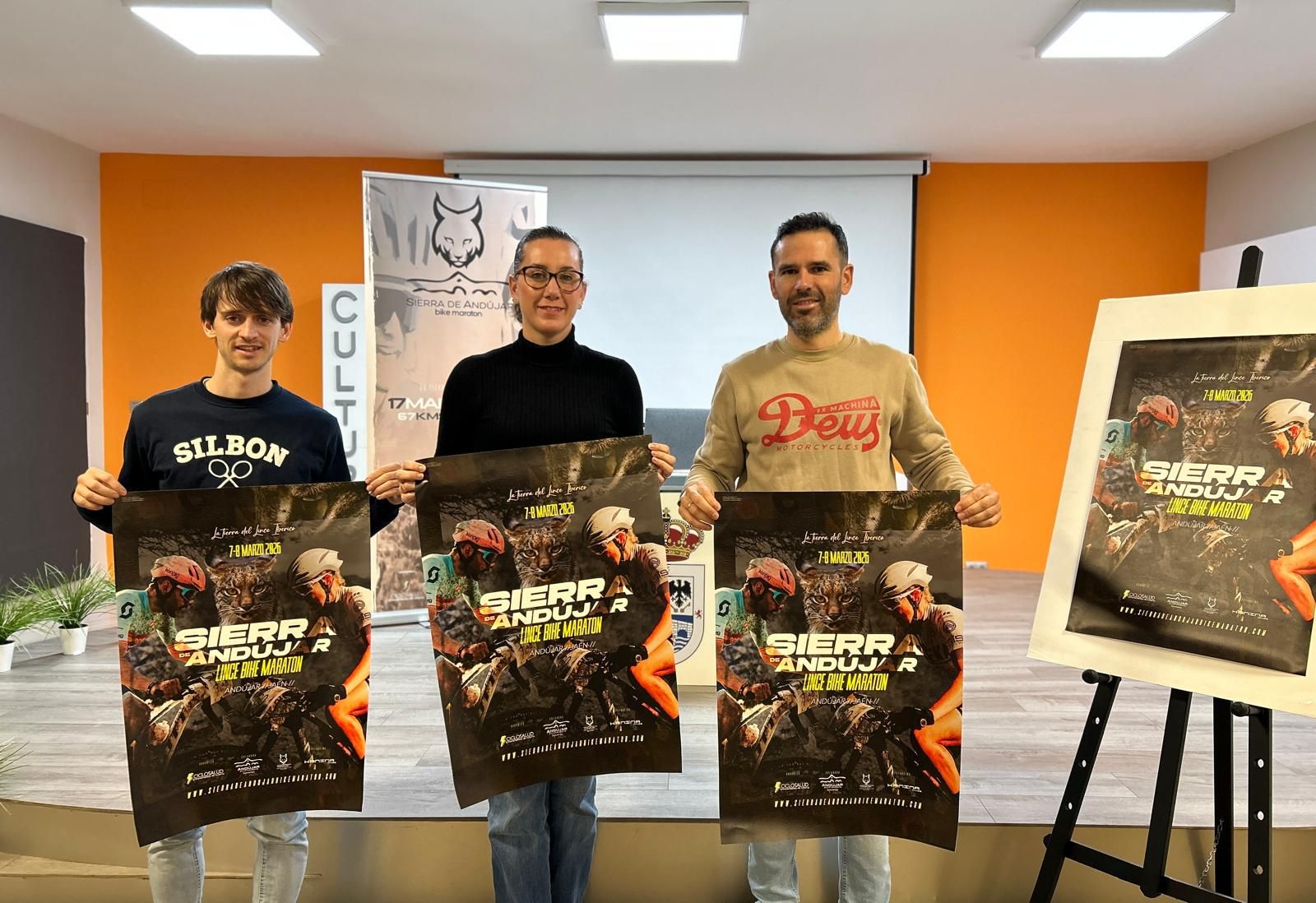 Mario Vilches, María José Fuentes y Tomás Muñoz, en la presentación de la prueba.