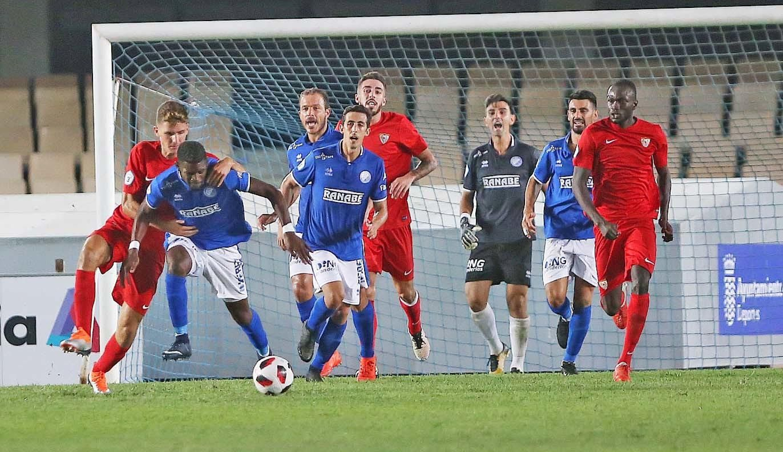 XDFC y Sevilla empataron a cero en Chapín en el primer partido de Liga.