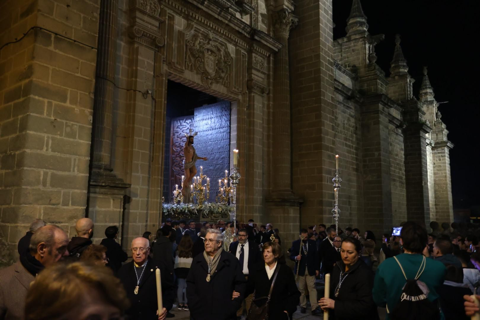 Traslado de la Hermandad del Resucitado a San Dionisio