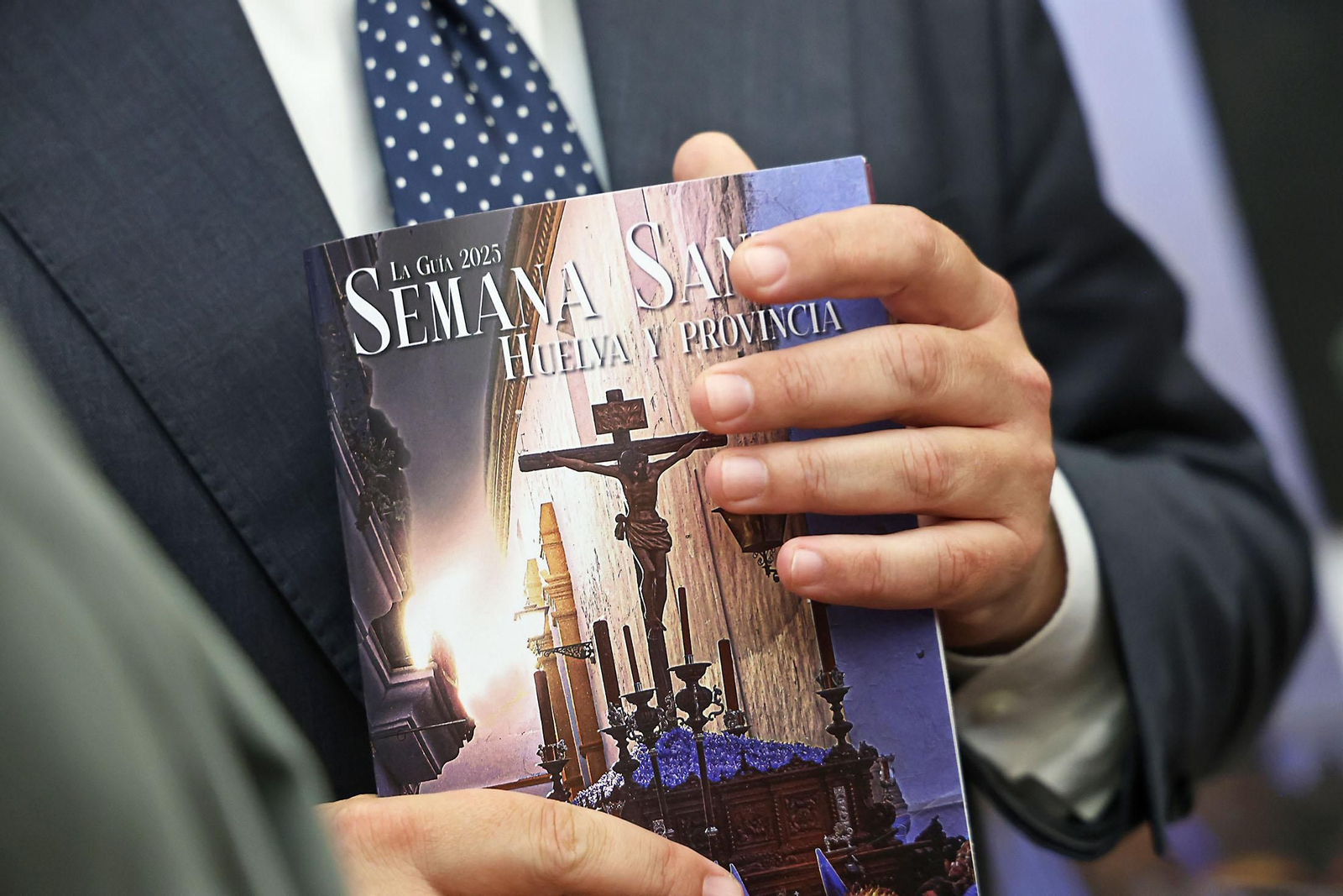 Imágenes de la presentación la Guía de Semana Santa de Huelva Información 2025