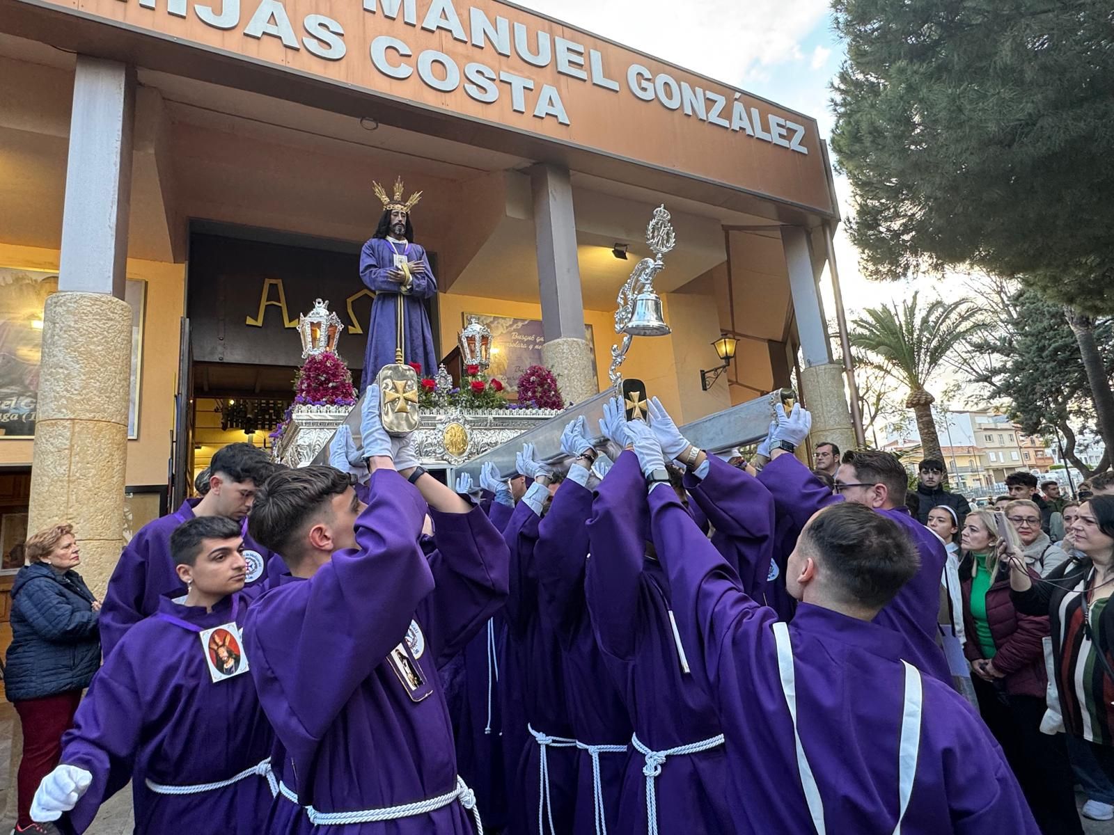 El Cristo de Medinaceli el Martes Santo en las Lagunas de Mijas, en imágenes