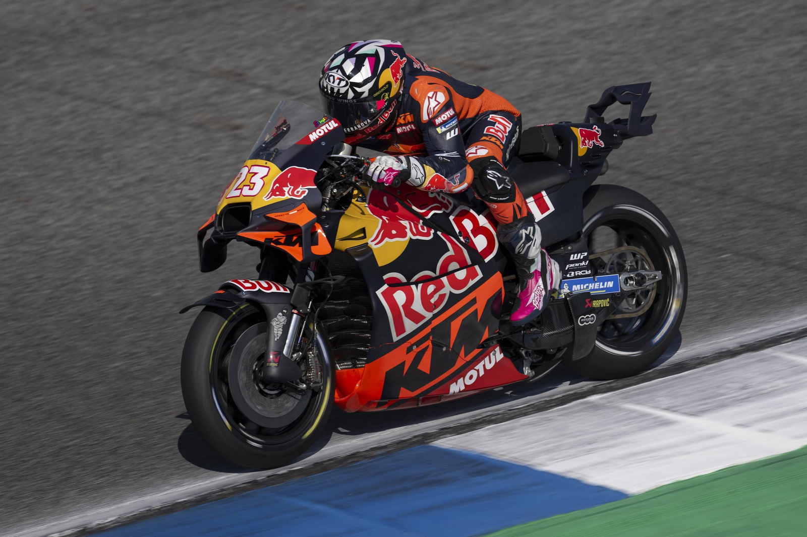 Las fotos del primer triunfo de Marc Márquez en la temporada