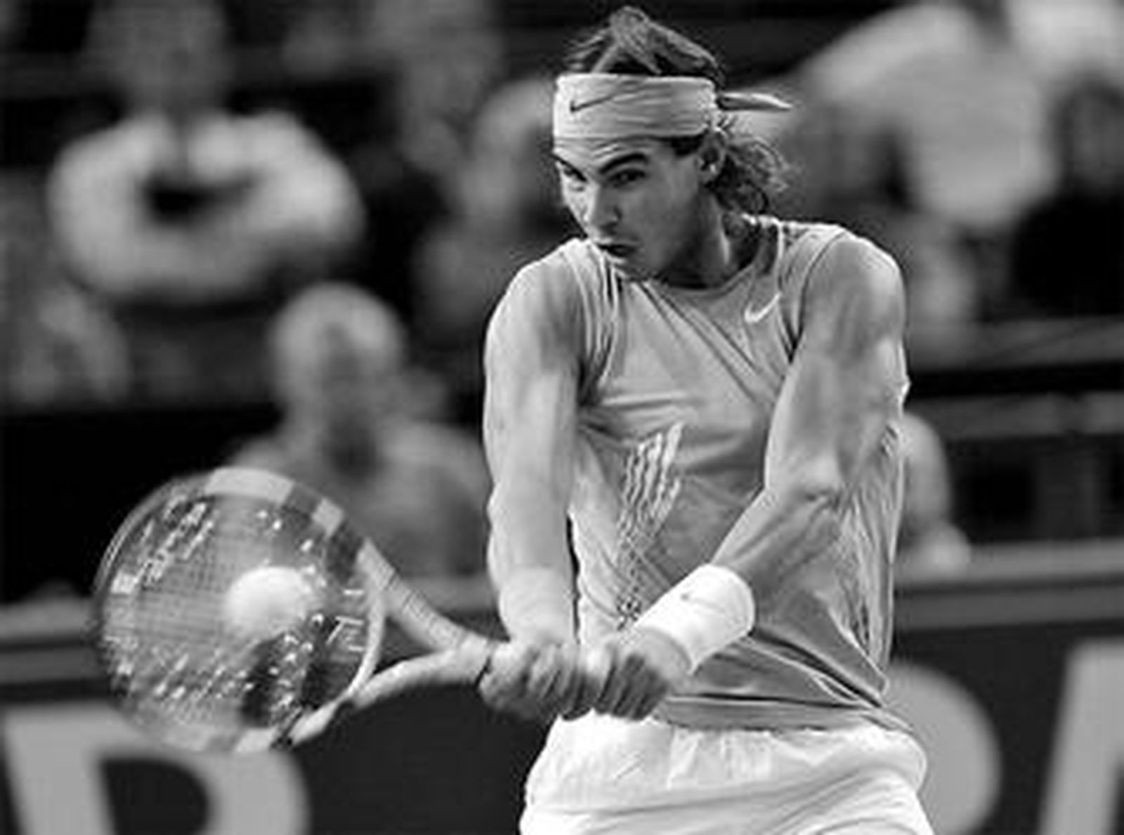 Nadal, durante el choque contra Florent Serra en el último Masters de París-Bercy.