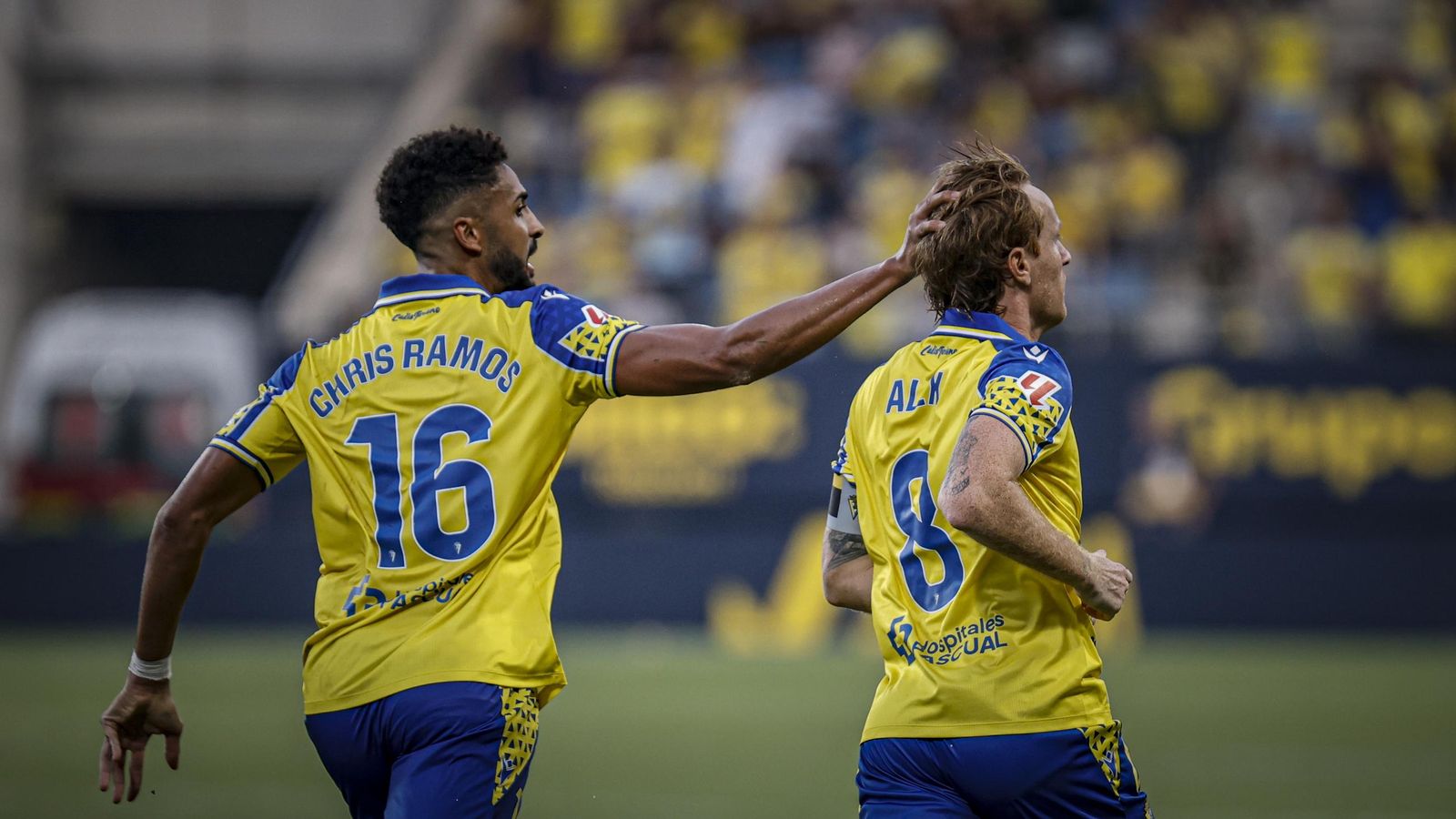 Búscate entre las fotos del partido de fútbol Cádiz CF - CD Tenerife de la Liga Hypermotion