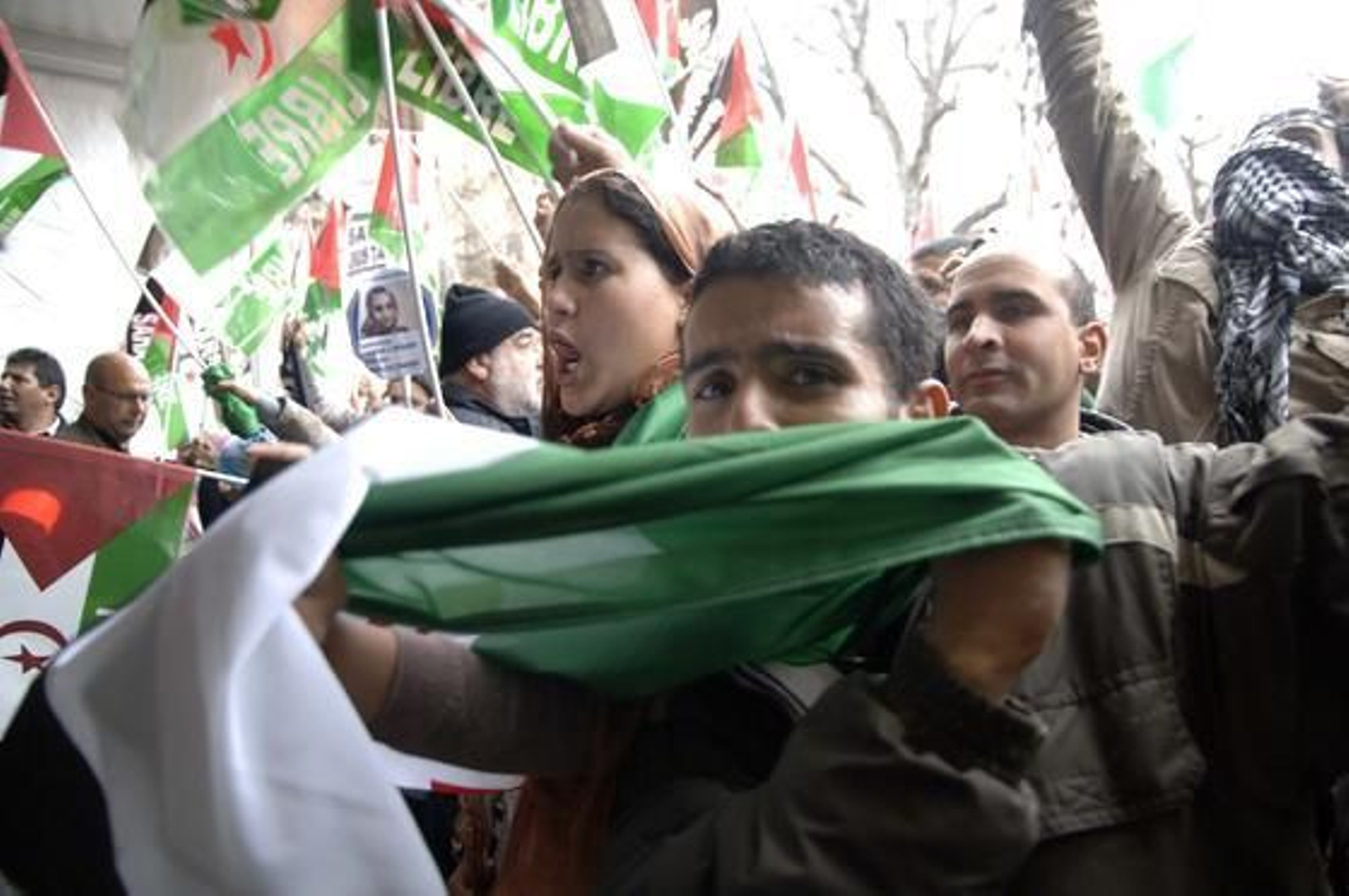 Miles de personas en la concentración por el Sáhara libre

Foto: Patri Díez