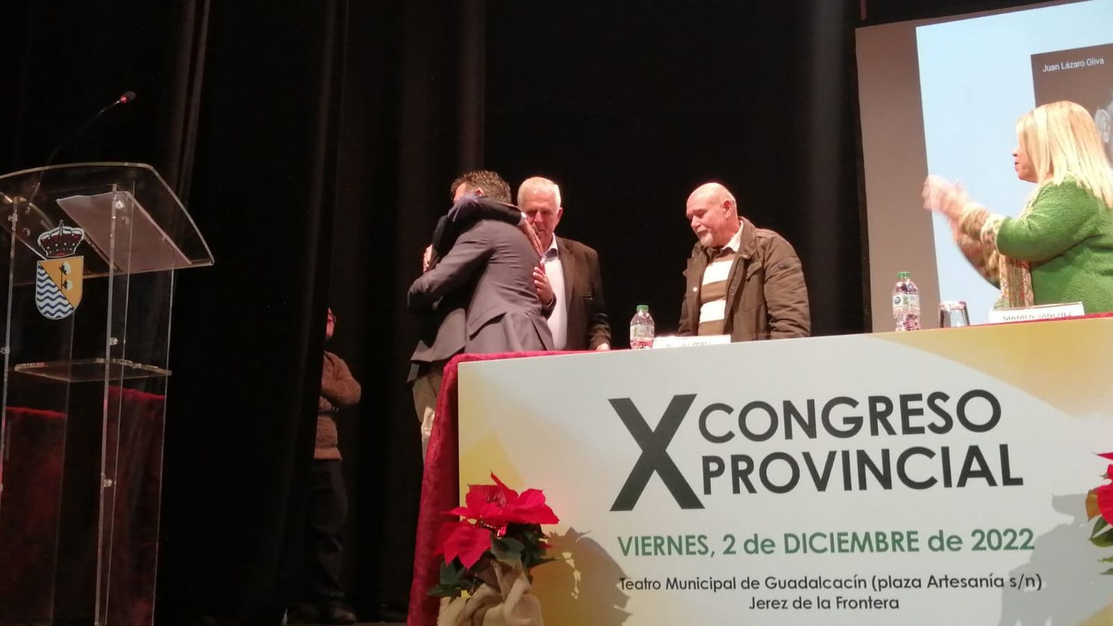 Entrega de reconocimientos históricos.