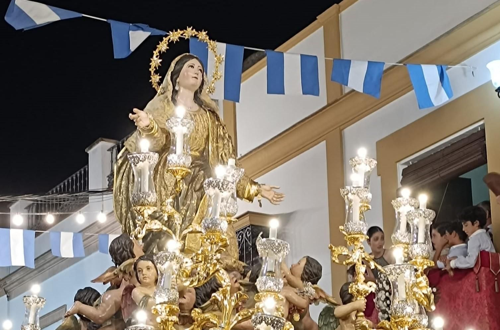 La Asunción de Cantillana, en la procesión del 15 de agosto.