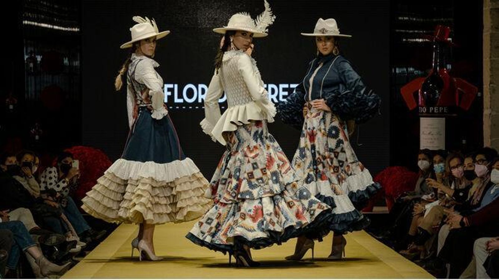 Diseños de Flor de Cerezo vistos en la Pasarela Flamenca Jerez Tío Pepe 2022.