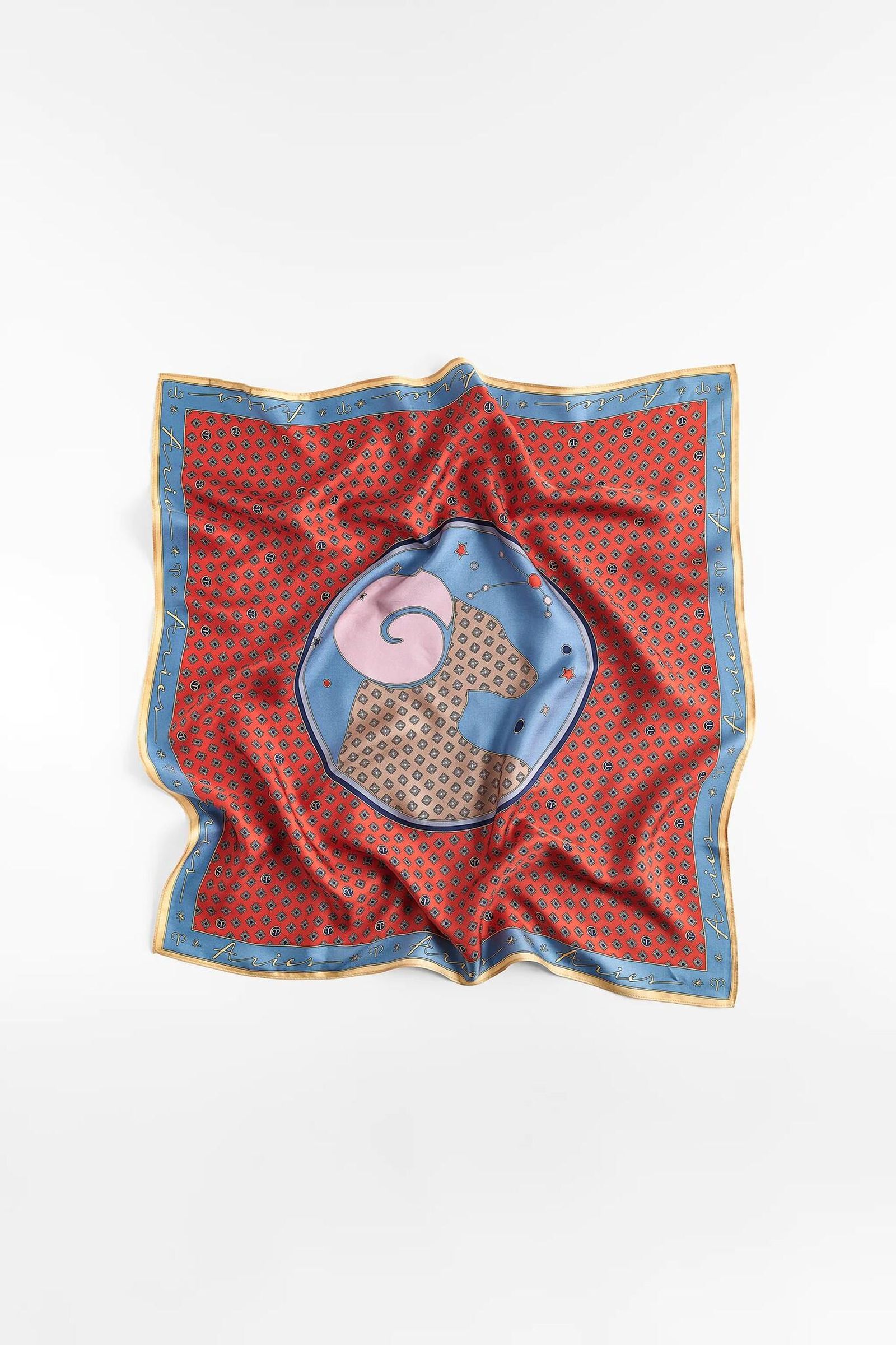 Pañuelo de aries de la colección de Zara.