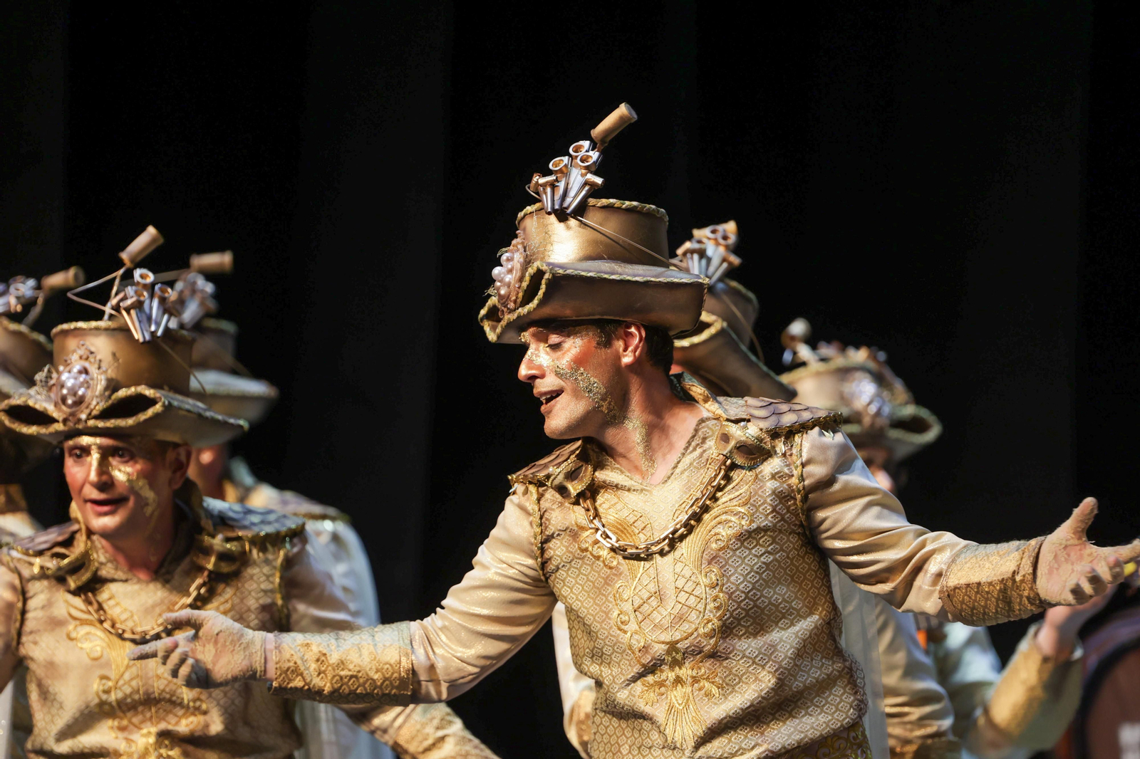 Imágenes de la actuación de la comparsa de Bollullos Par del Condado "La Sacristía" en las semifinales del Carnaval Colombino