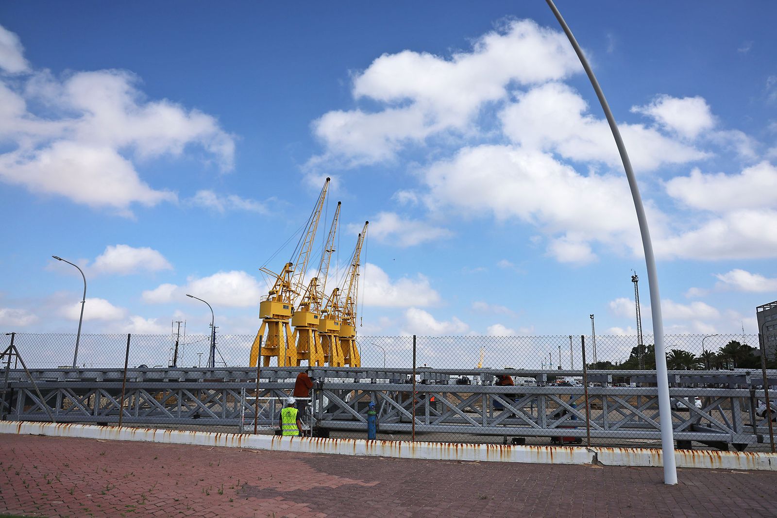 Imágenes del ambiente en el entorno del Paseo de la Ría