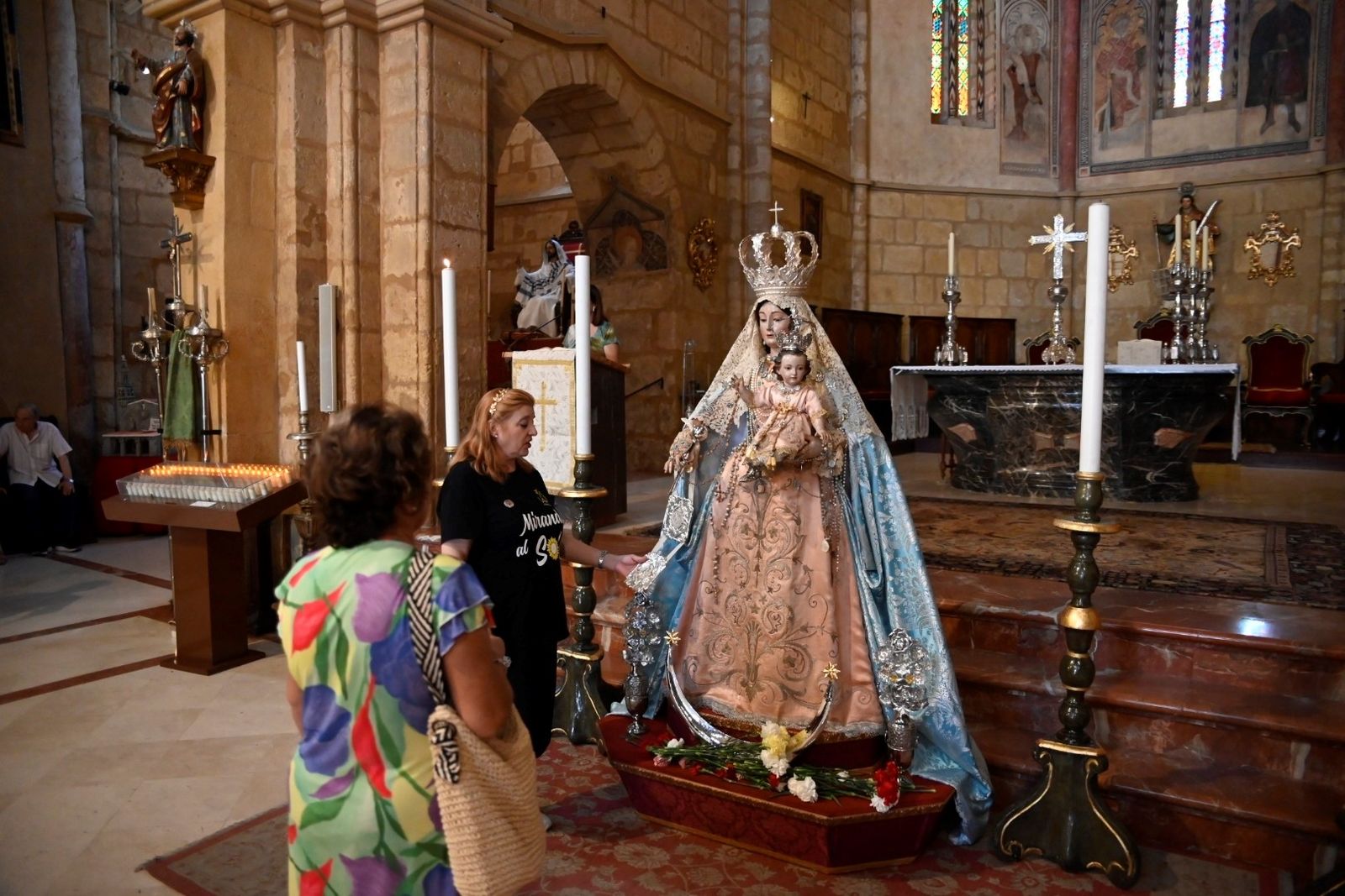 El tradicional encuentro de los cordobeses con la Virgen de los Remedios en martes y 13, en imágenes
