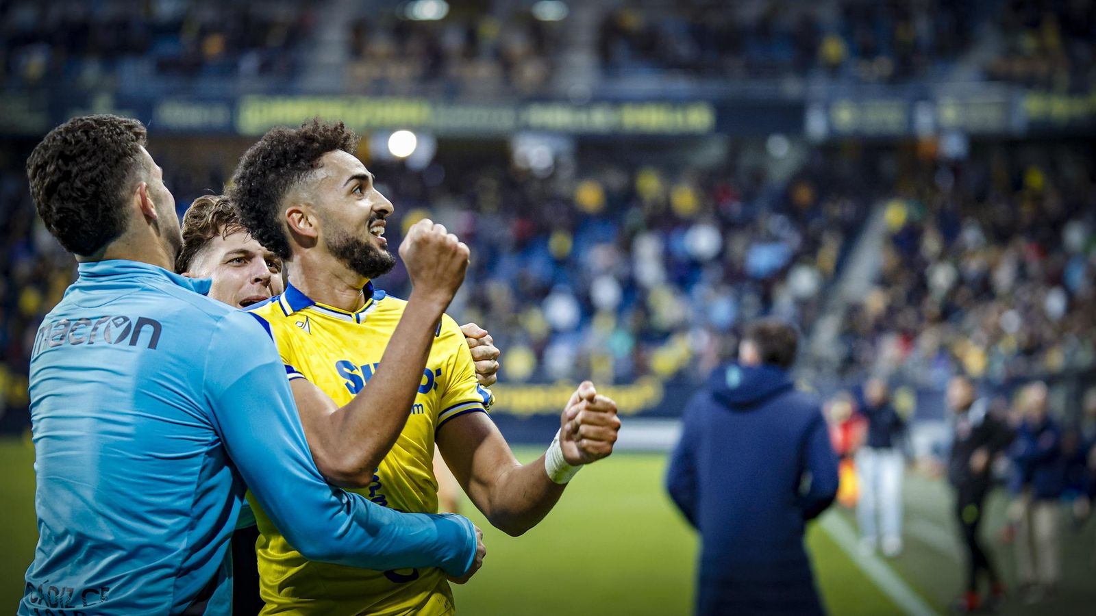 Búscate entre las fotos del partido de fútbol Cádiz CF - Albacete Balompié