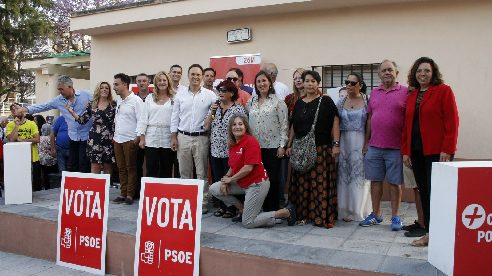 La candidatura del PSOE, en el cierre de campaña en la plaza Paco Teja.