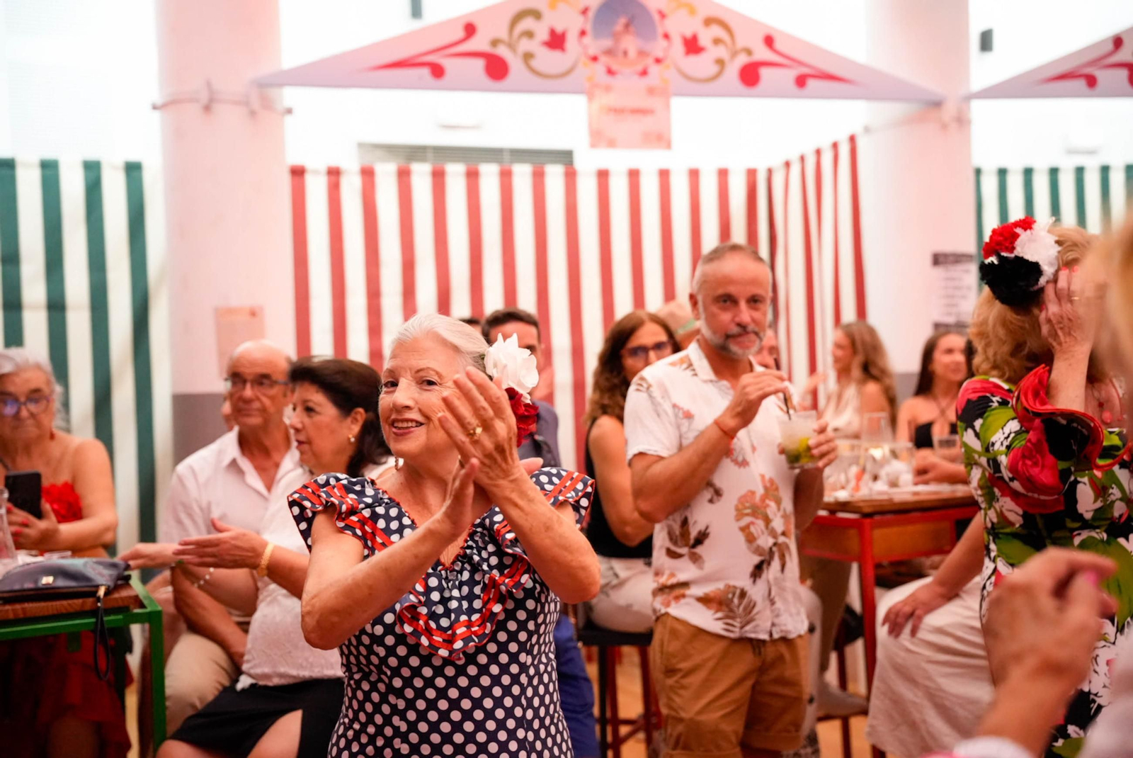 Así bailan en el concurso de sevillanas de La Lola de la fería de Almería