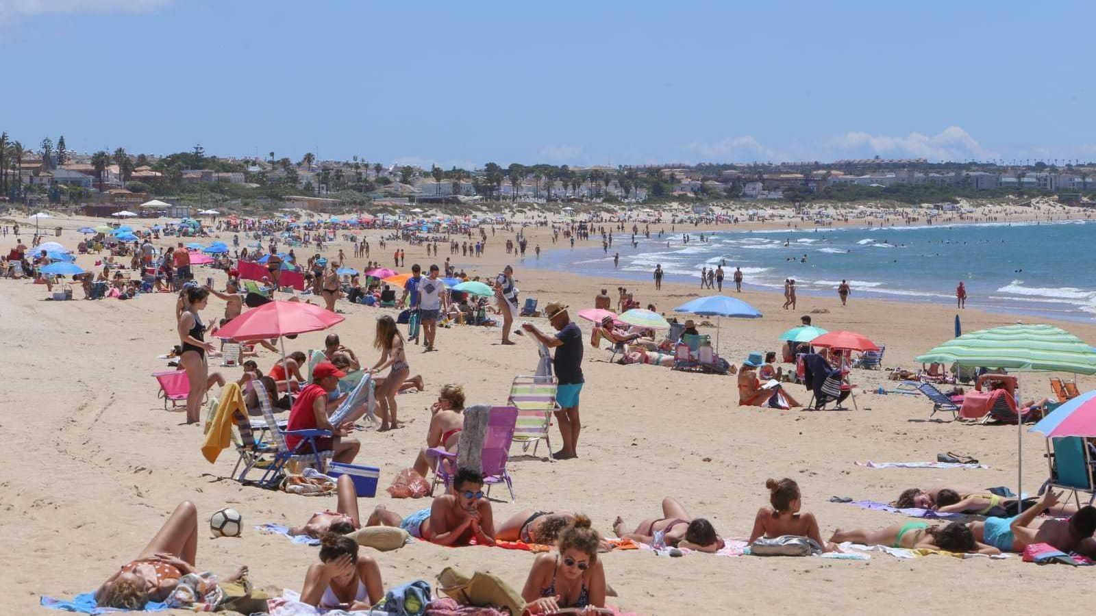 Vista general de La Barrosa, en una imagen de las últimas semanas.