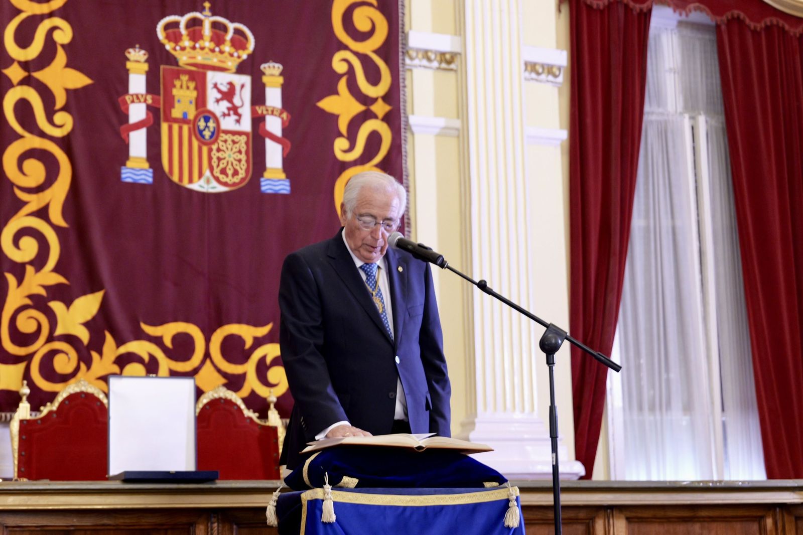 El presidente de Melilla, Juan José Imbroda, toma posesión de su cargo.