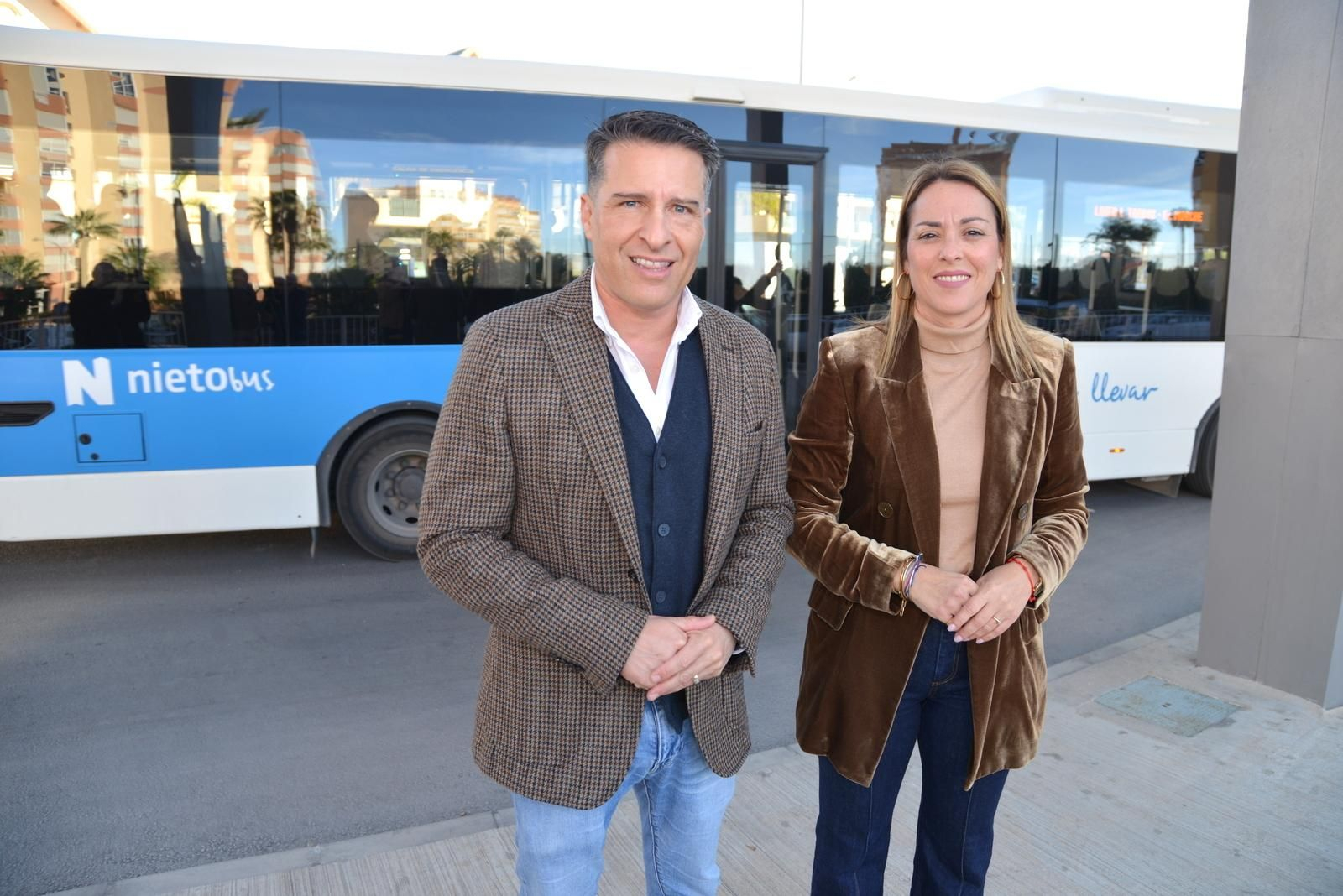 El alcalde de Torrox, Óscar Medina, y la primera teniente de alcalde y concejala de Hacienda y Urbanismo, Paula Moreno El alcalde de Torrox, Óscar Medina, y la primera teniente de alcalde y concejala de Hacienda y Urbanismo, Paula Moreno