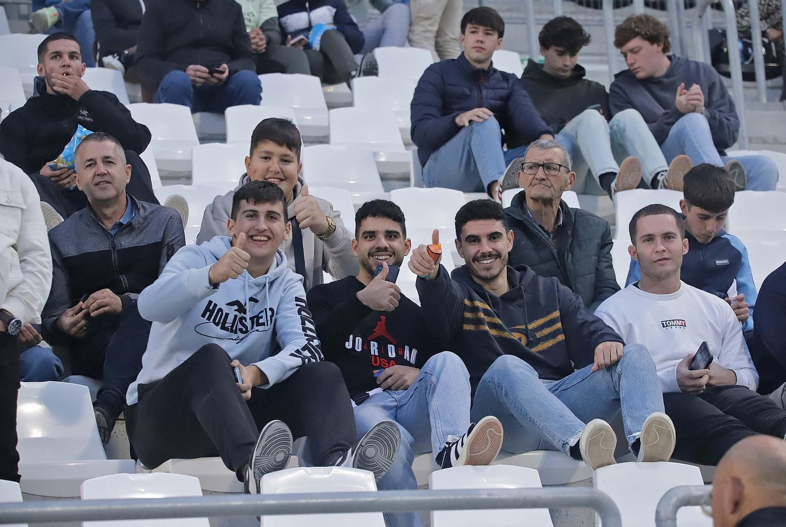Búscate en el Ciudad de La Línea durante el Balona - Sevilla C