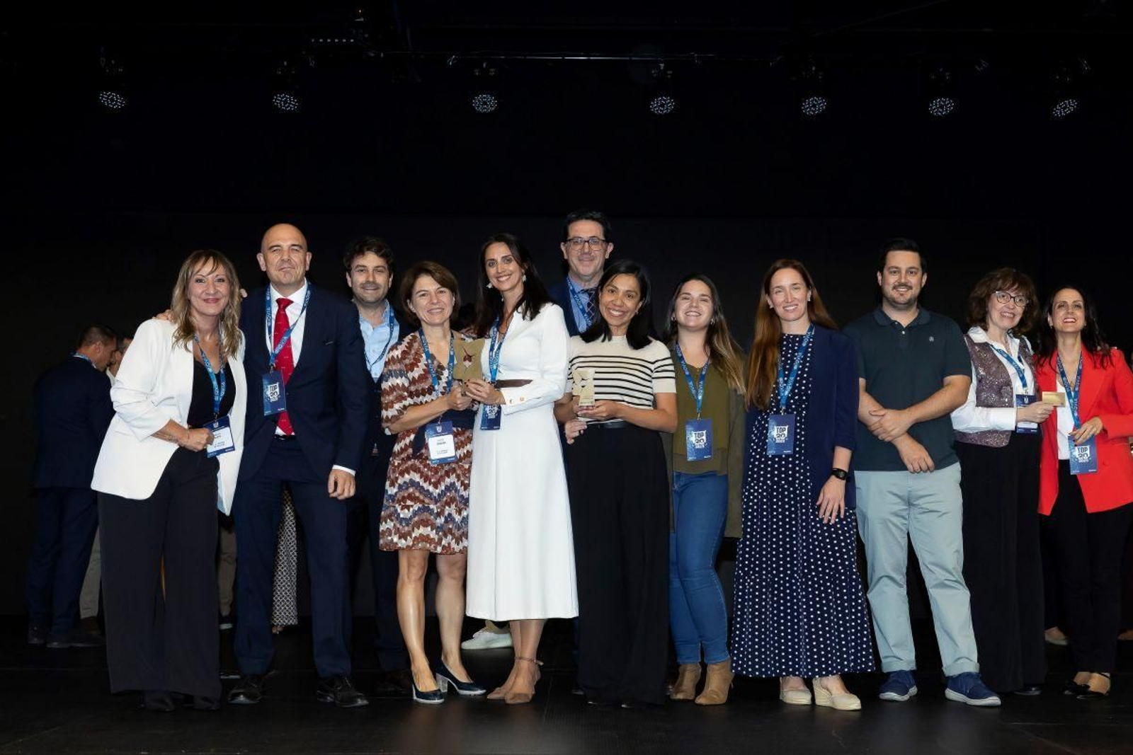 Foto de grupo de representantes del HUGV en la entrega de premios.