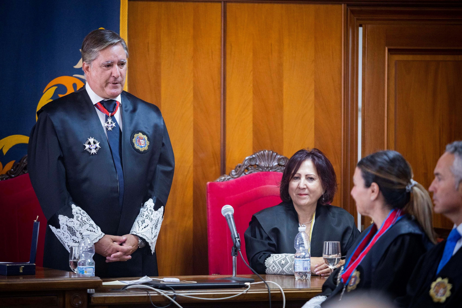 Imposición de la Cruz de la Orden de San Raimundo de Peñafort a Lorena Montero