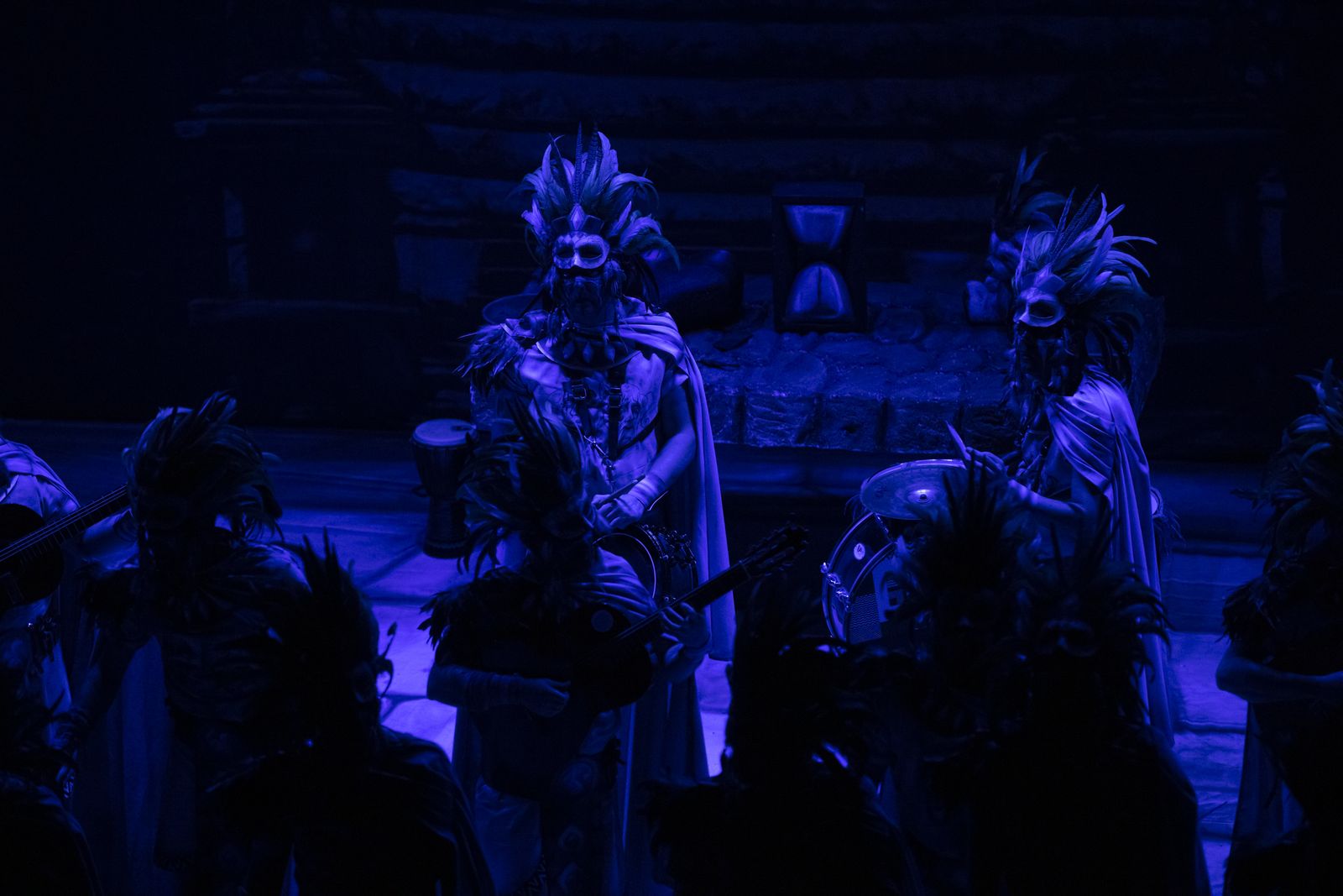 Imágenes de la actuación de la comparsa de Bollullos "El sacrificio" en el Carnaval Colombino