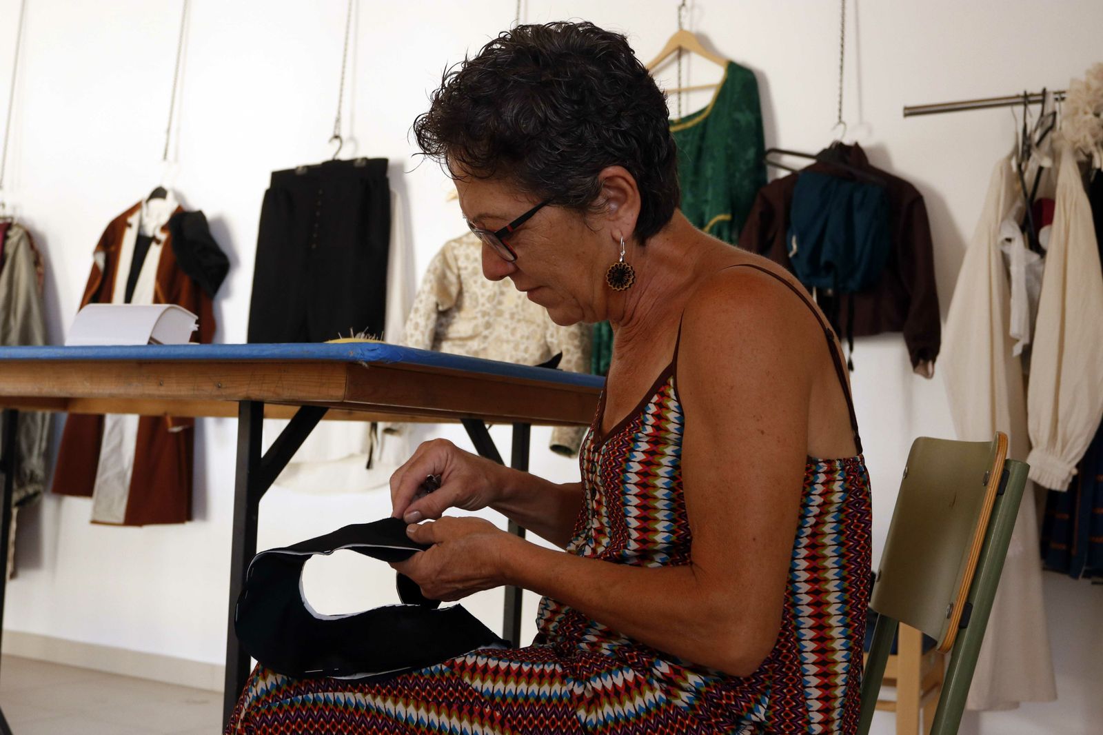 Fotogalería del taller de costura renacentista en Velez Blanco