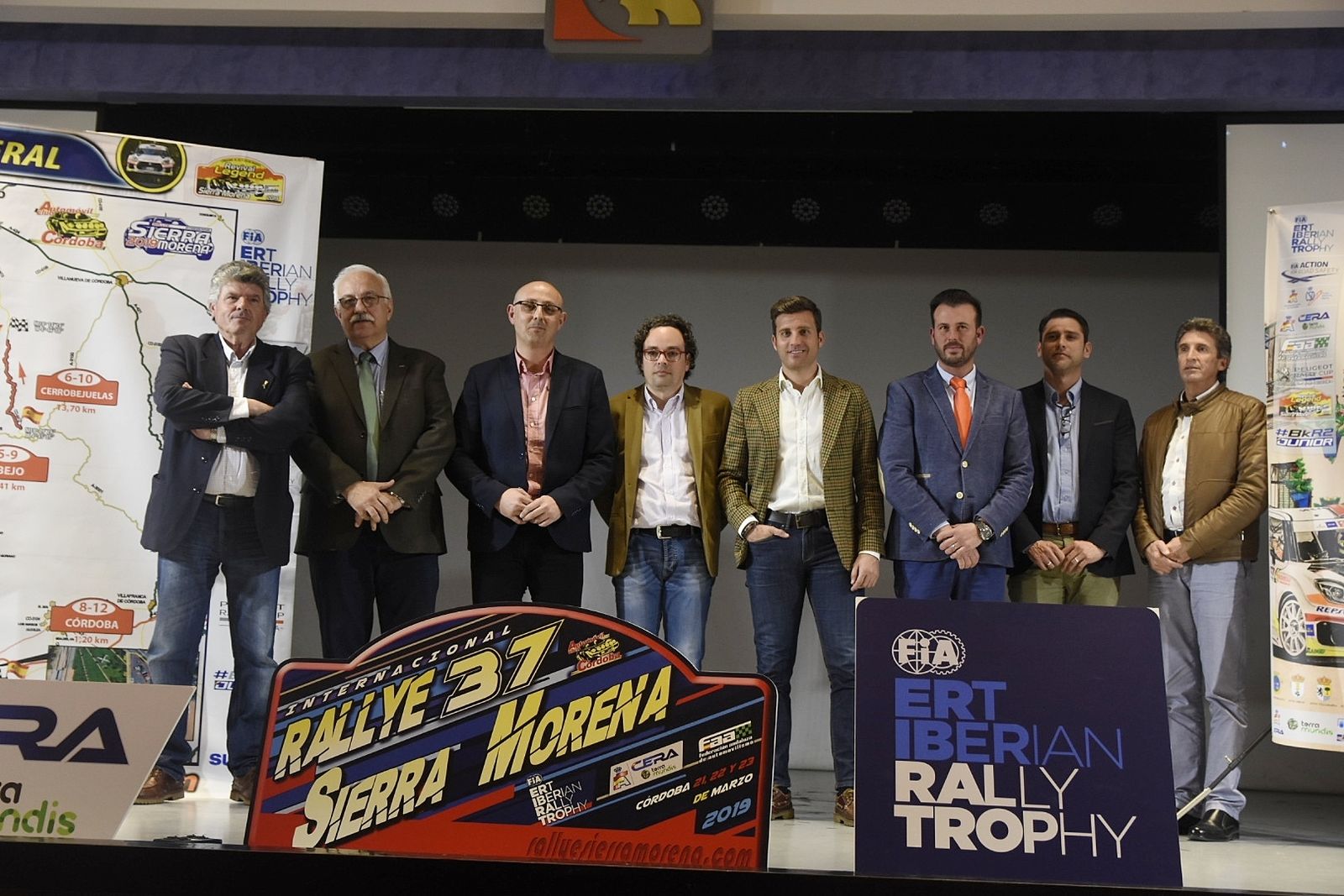 Foto de familia en la presentación de la prueba en la Diputación de Córdoba.