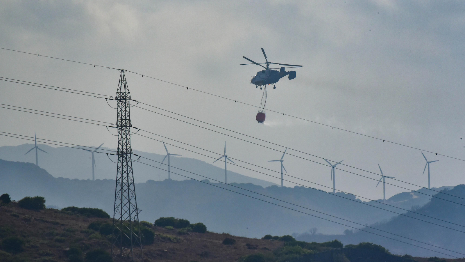 Las fotos del segundo dia del incendio en El Cuartón