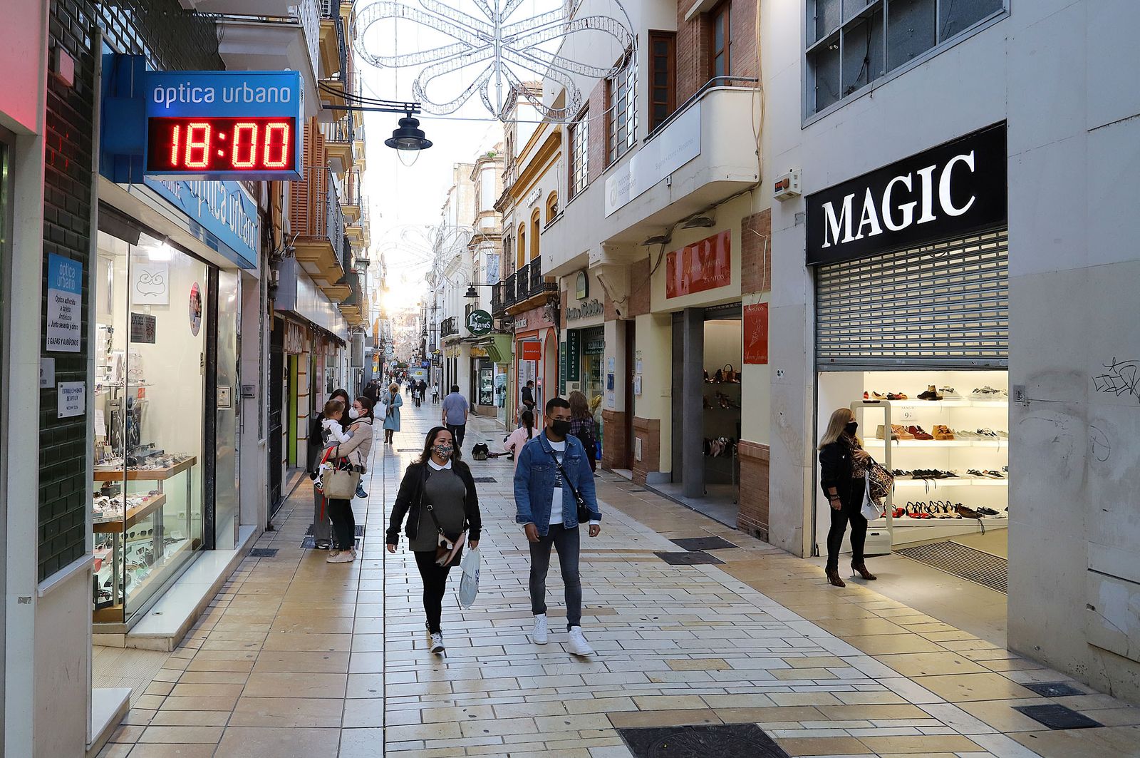 Cierre de comercios de Huelva a las 18:00.