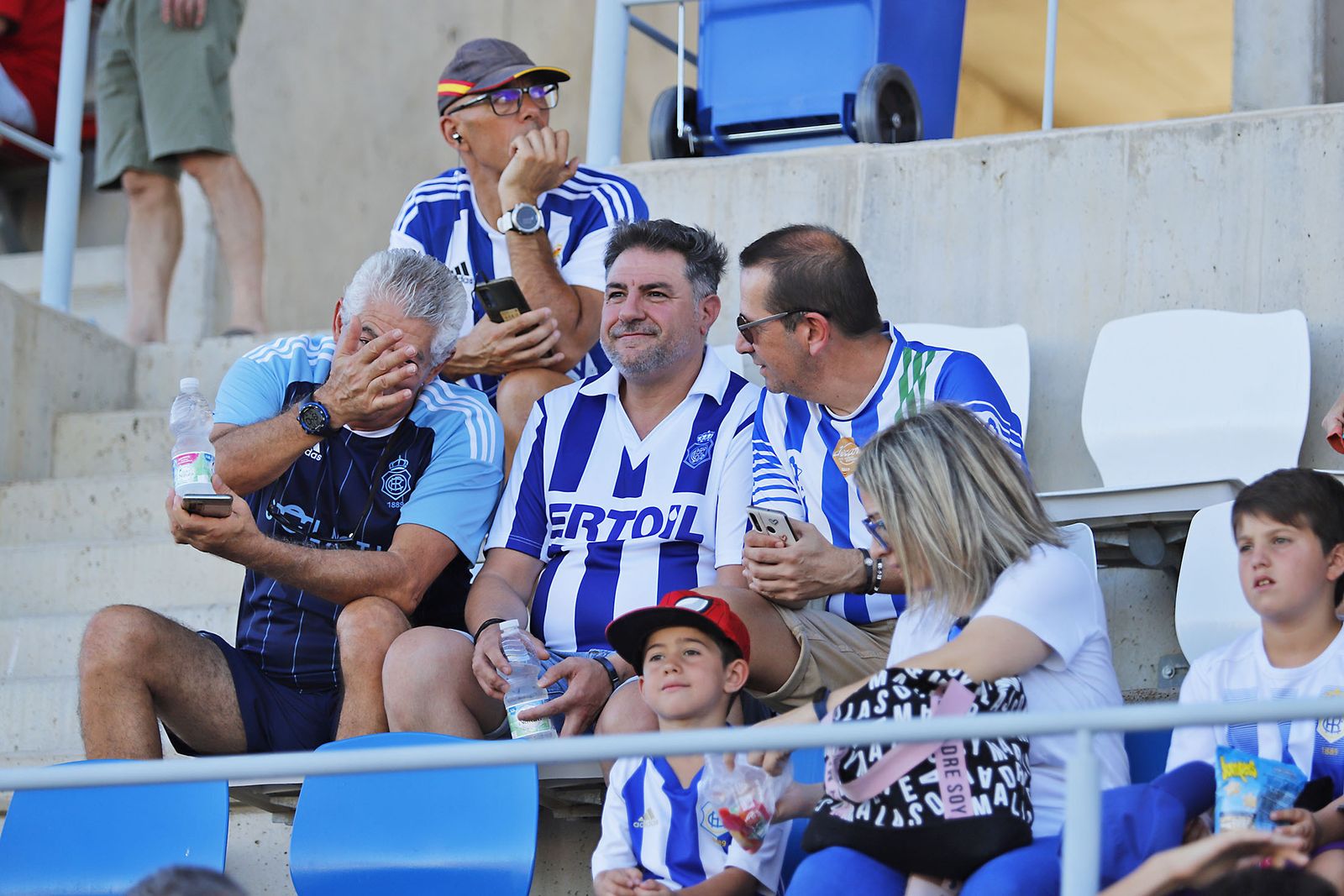 Imágenes del partido entre el Cartaya y el Recreativo de Huelva