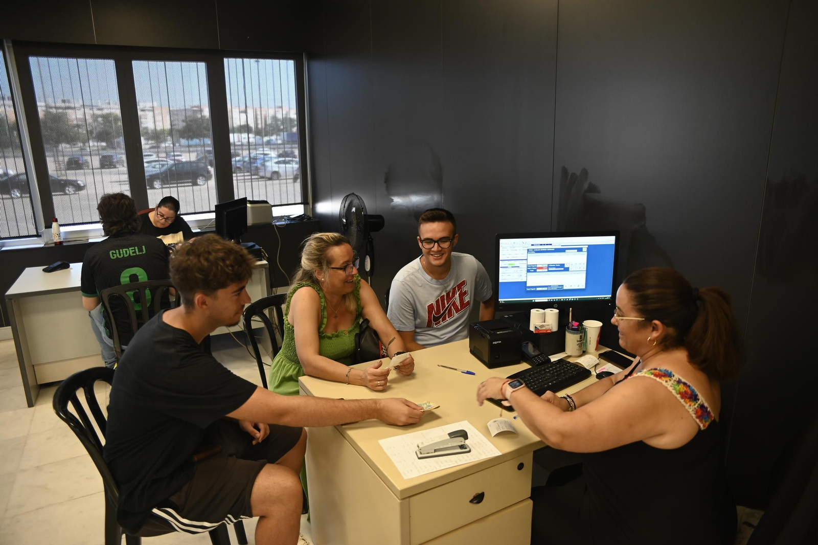 Vuelven las colas a El Arcángel: El Córdoba CF inicia la fase de nuevas altas en su campaña de abonos