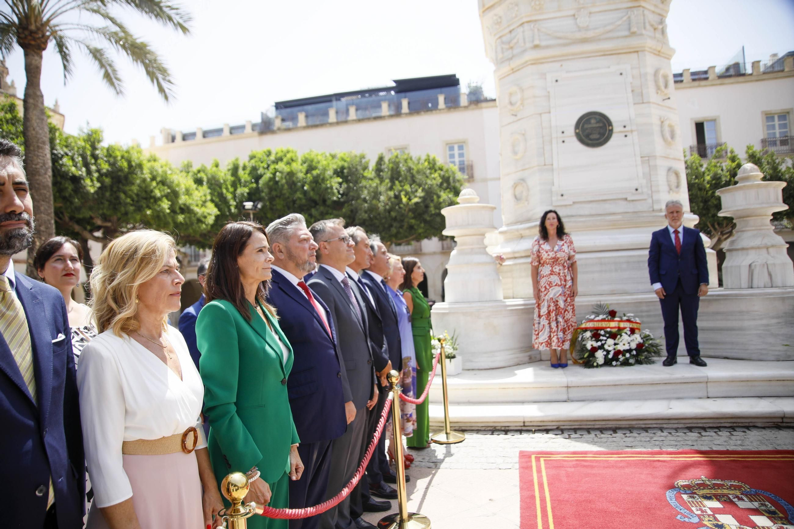 Placa de memoria histórica en el monumento de los coloraos, en imágenes