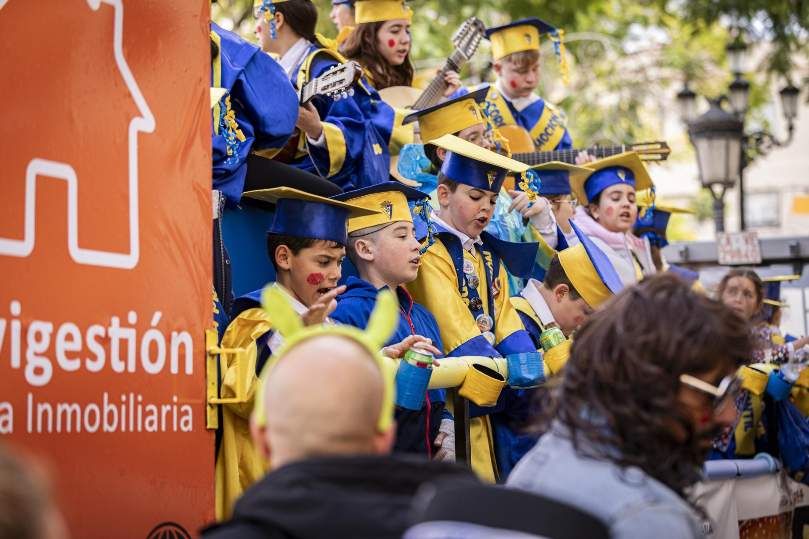 Las imágenes del segundo sábado de Carnaval de Cádiz 2025: Carrusel de coros bajo la lluvia