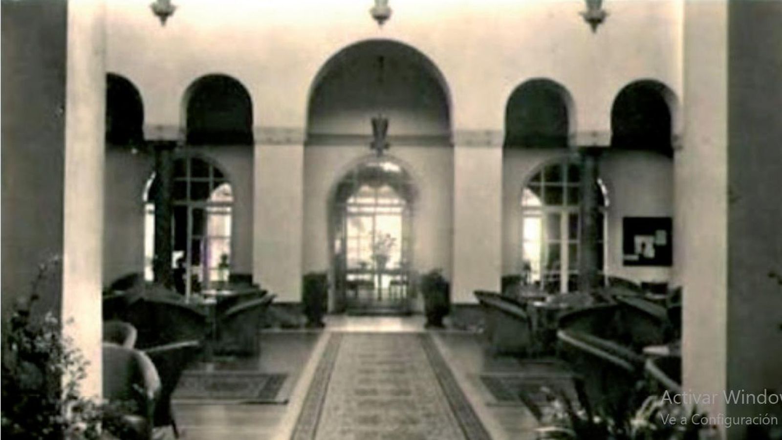 Patio que se cubrió tras la reconstrucción. Fotografía de Luciano Roisín realizada en torno a 1935.