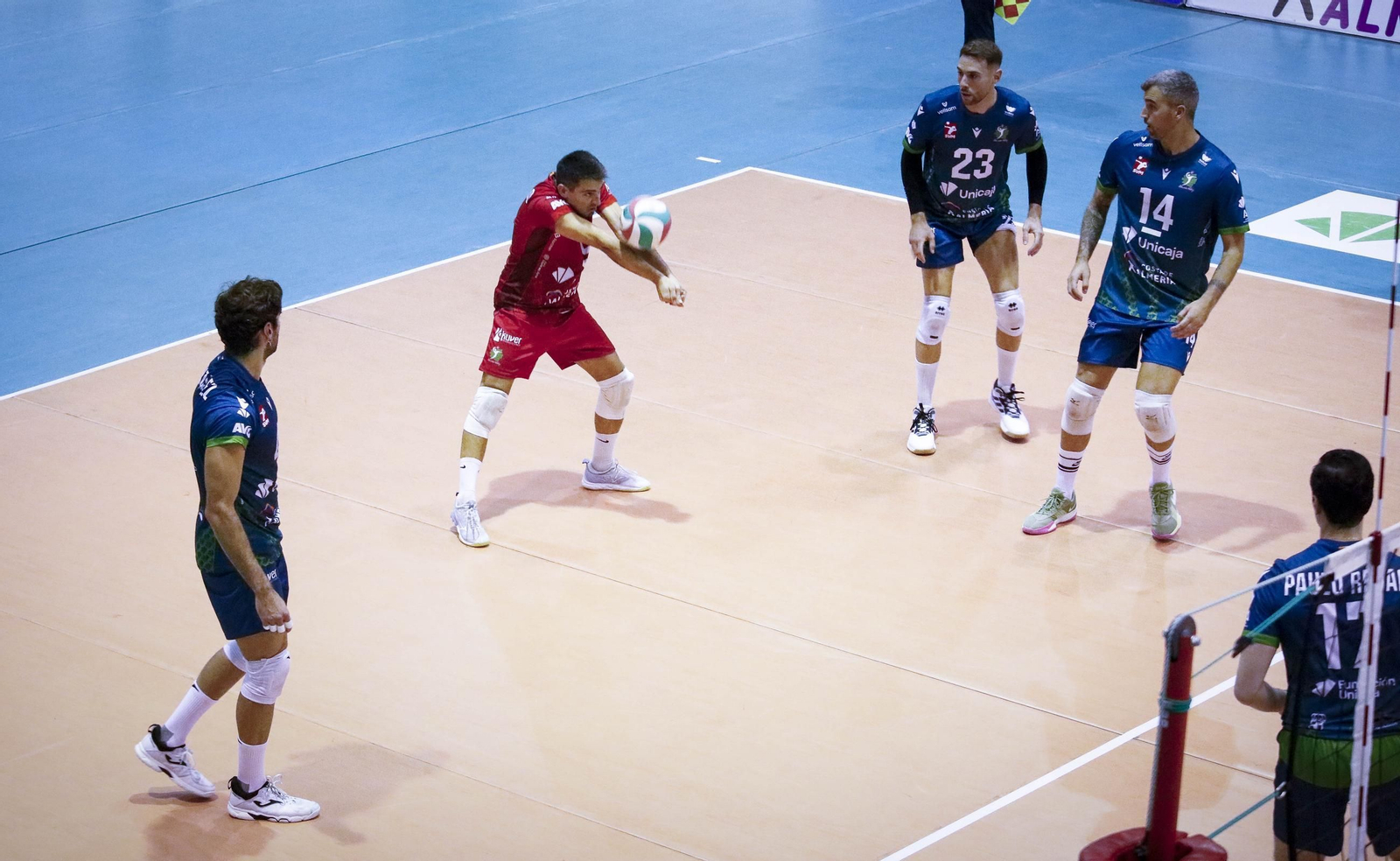 Unicaja Costa de Almería-Arenal Emeve de la Superliga, en imágenes