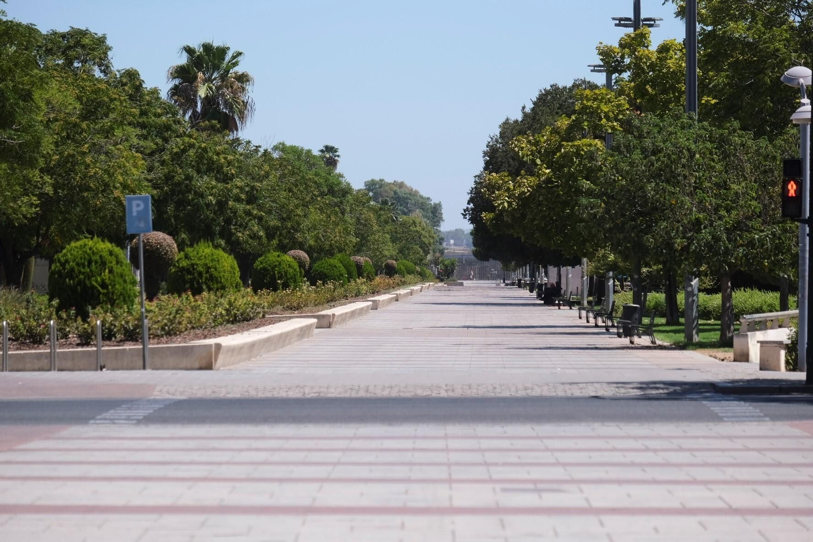 Un paseo en fotografías por la Córdoba desierta de agosto
