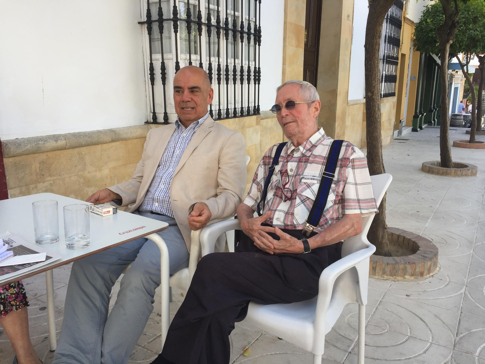 Ildefonso Arcenegui (izquierda) y el agente judicial José Francisco Zapico