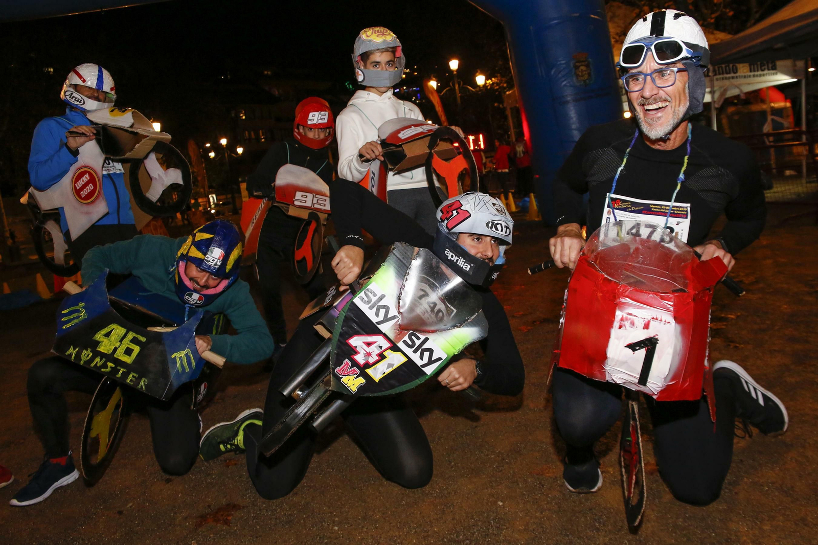 Las imágenes de los mejores disfraces en la Carrera de la Suerte de Granada