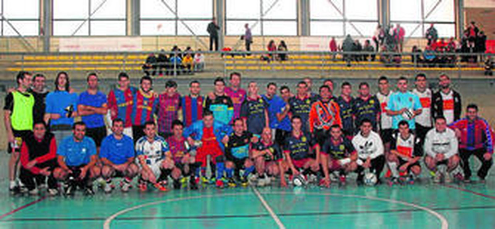 Paralelamente al homenaje al ex jugador del Barcelona se celebró un torneo de fútbol sala.