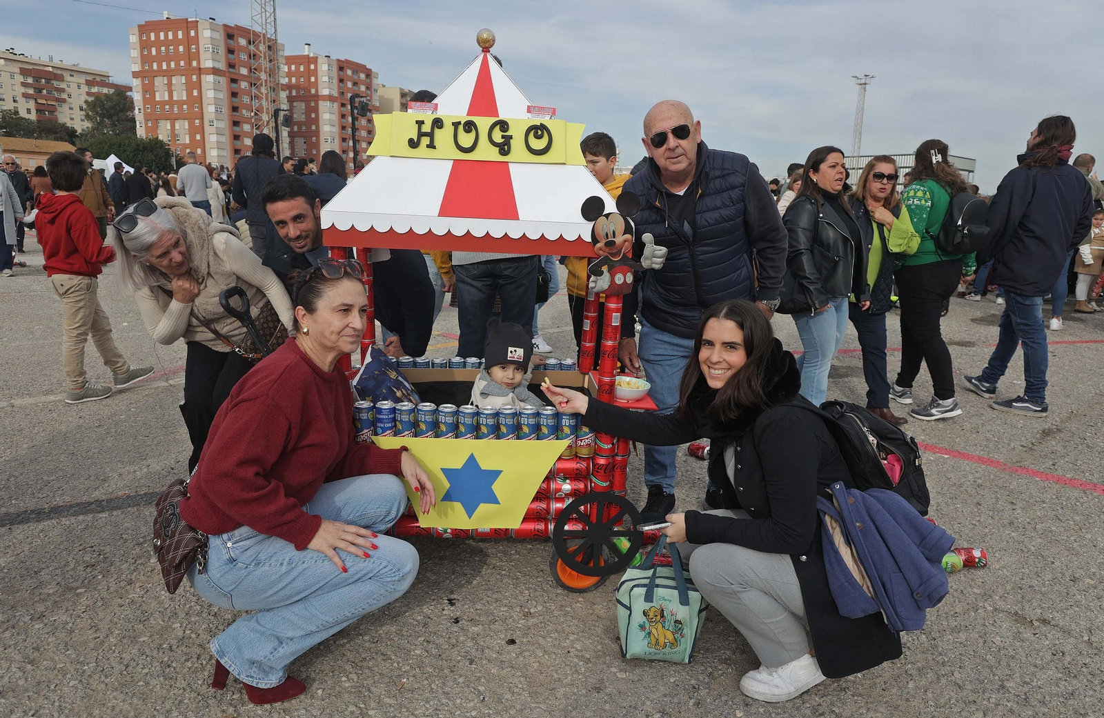 Búscate en las fotos del Arrastre de Latas 2025 en Algeciras