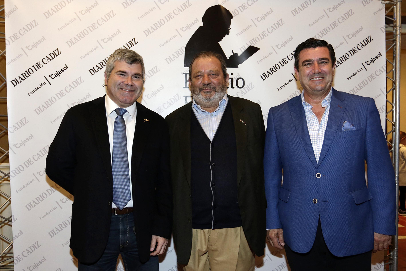 Los presidentes de Antifaces de Oro y Autores Antonio Rivas y Quico Zamora y el delegado de Zona Franca, Alfonso Pozuelo.