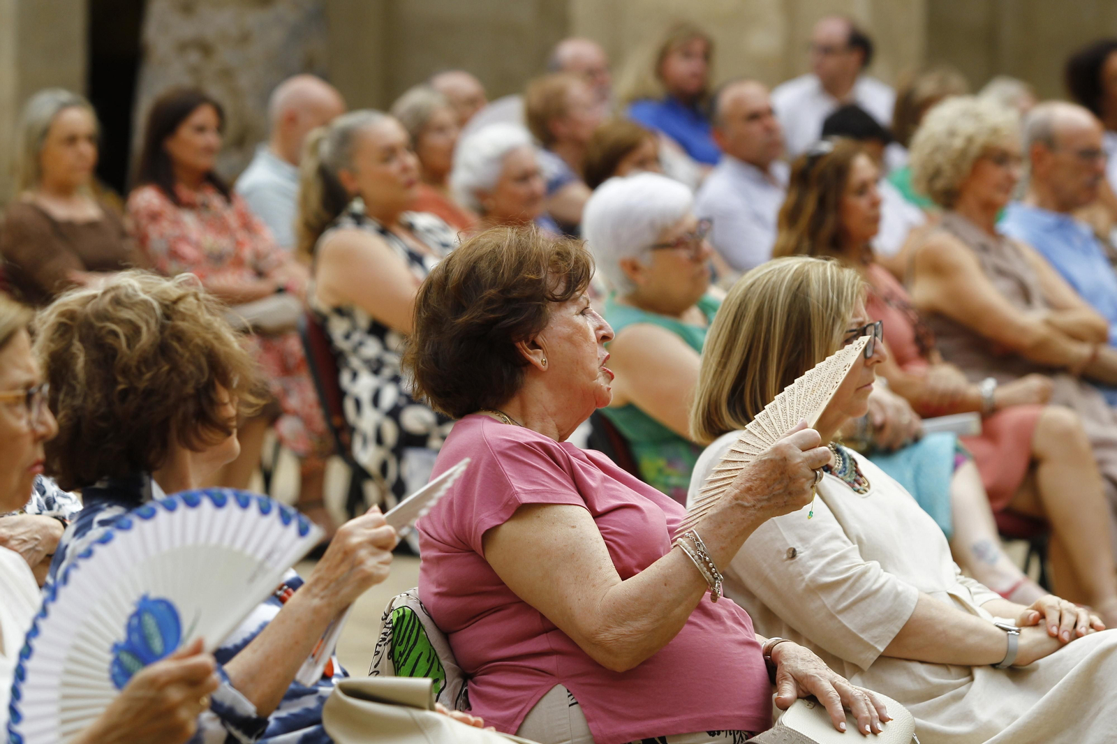 El escritor Jesús Sánchez Adalid, protagonista de Diario de los Libros, en la Catedral de Almería